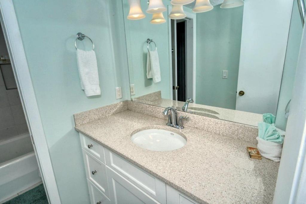 Laplaya 201C Breathtaking Gulf Panorama From This Corner End Unit With A Private Stairway To The Beach Longboat Key Eksteriør billede