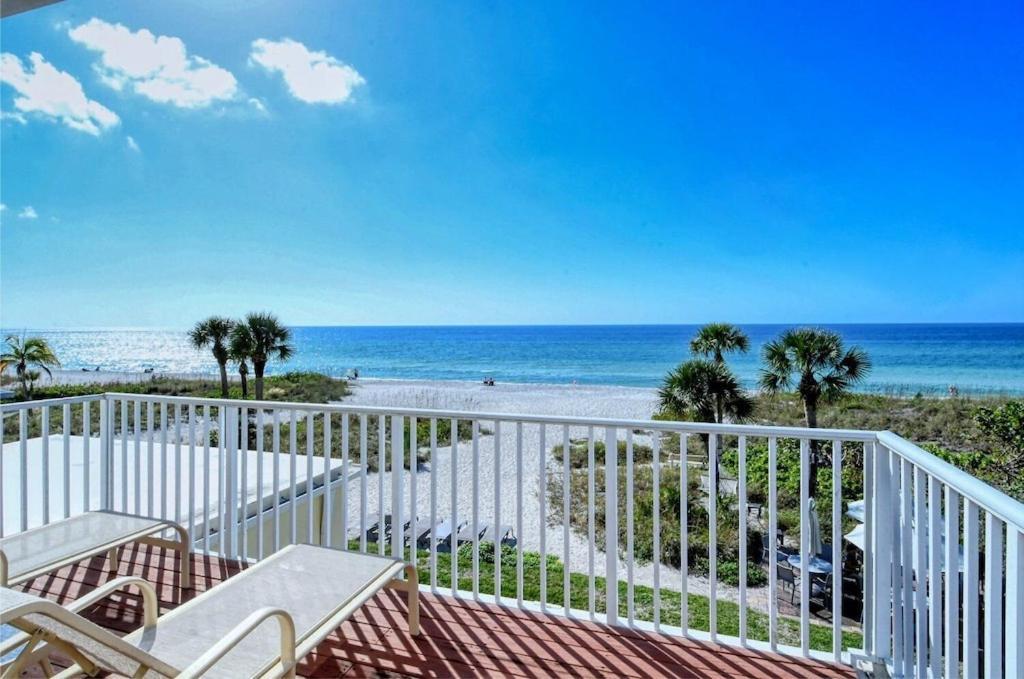 Laplaya 201C Breathtaking Gulf Panorama From This Corner End Unit With A Private Stairway To The Beach Longboat Key Eksteriør billede